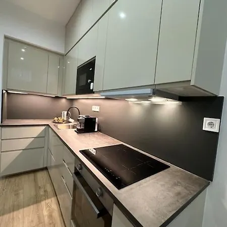 Danube Pearl Center * بودابست